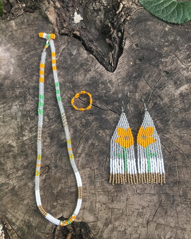 Sallantılı şık küpe 