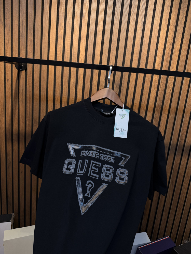 Guess Tshirt