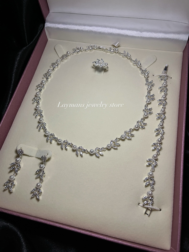 LARİSSA model(kolye/küpe/bileklik)