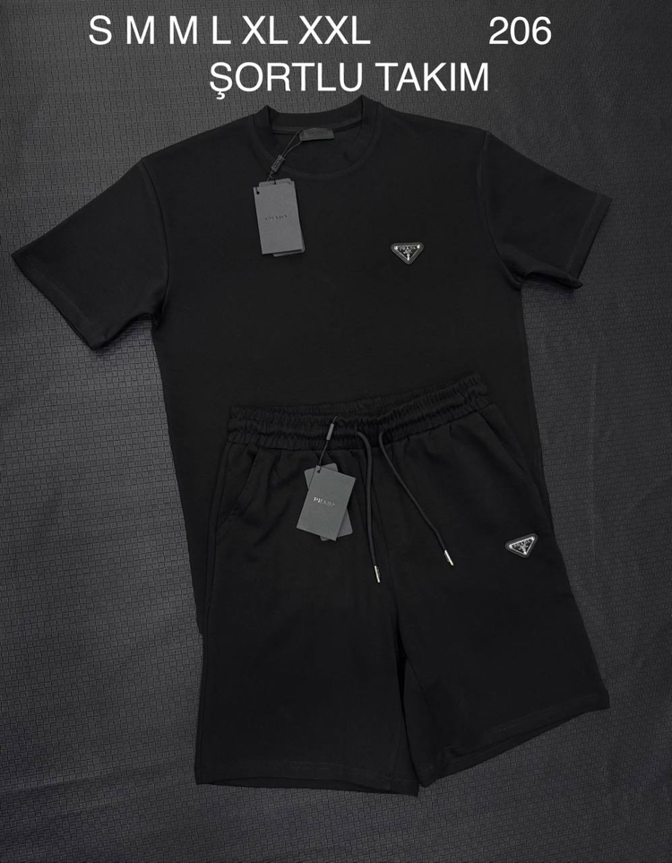 Prada Logo Detaylı Premium Şortlu Takım | Duble Scuba Kumaş, Metal Patch Logo & Bel Lastikli.