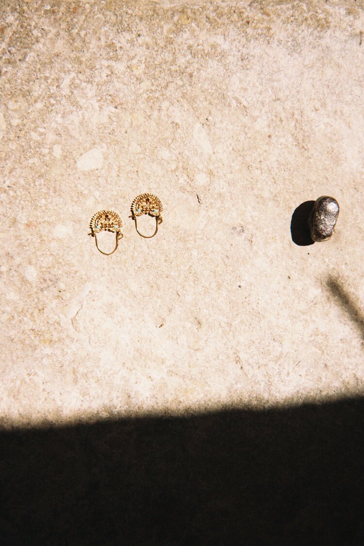 Marde, Avaşîn Earring