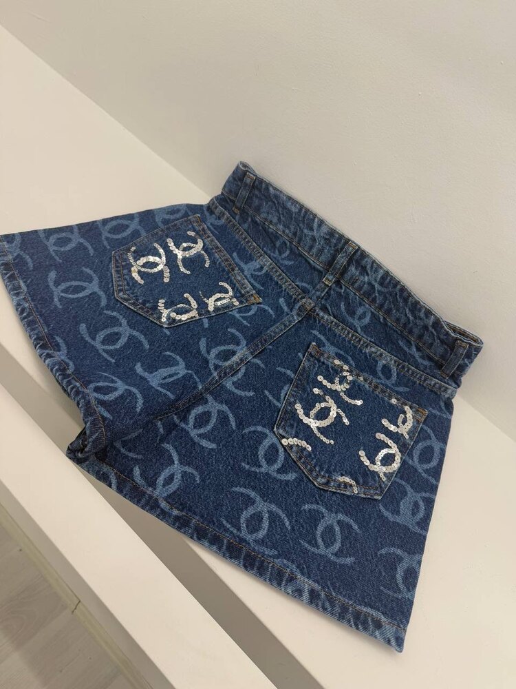 Chanel Taşlı Şort
