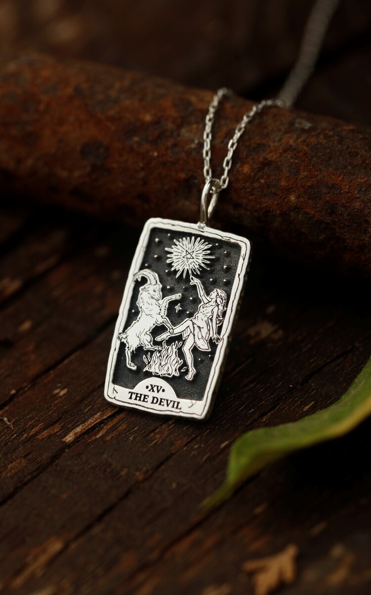 925K Gümüş The Devil Tarot Kolye