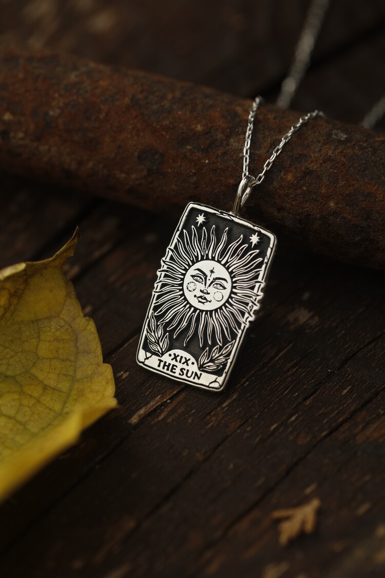 925K Gümüş The Sun Tarot Kolye