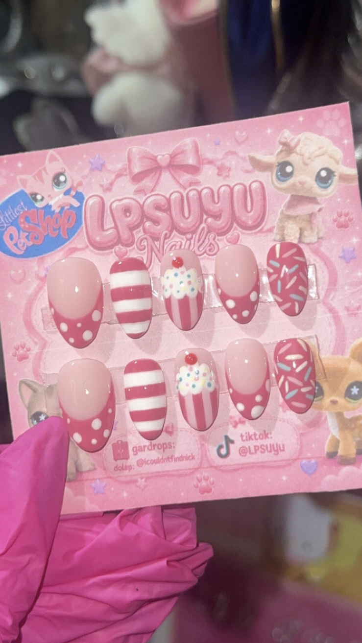 Cupcake temalı press-on tırnak seti