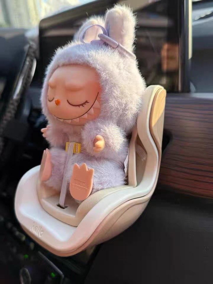 Labubu Bebek Araba Koltuğu