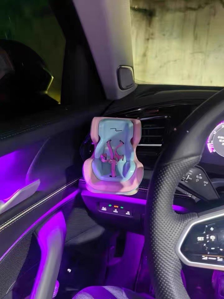 Labubu Bebek Araba Koltuğu