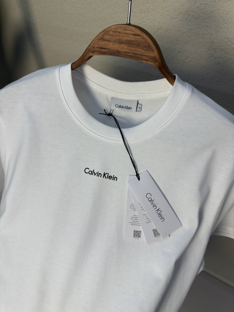 Clvn T-shirt 