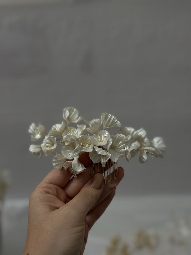 Flora hair comb. B26/01