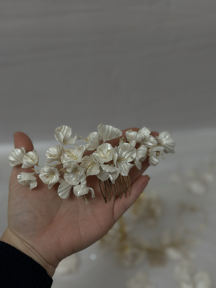 Flora hair comb. B26/01