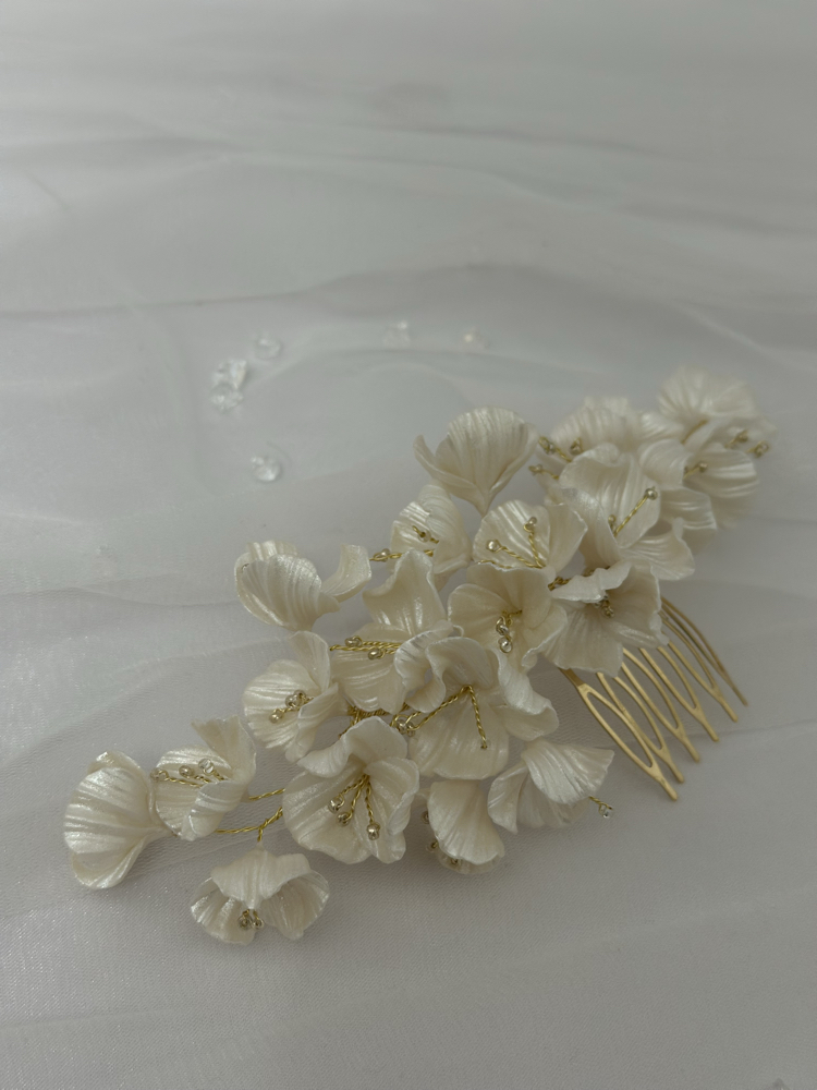 Flora hair comb. B26/01
