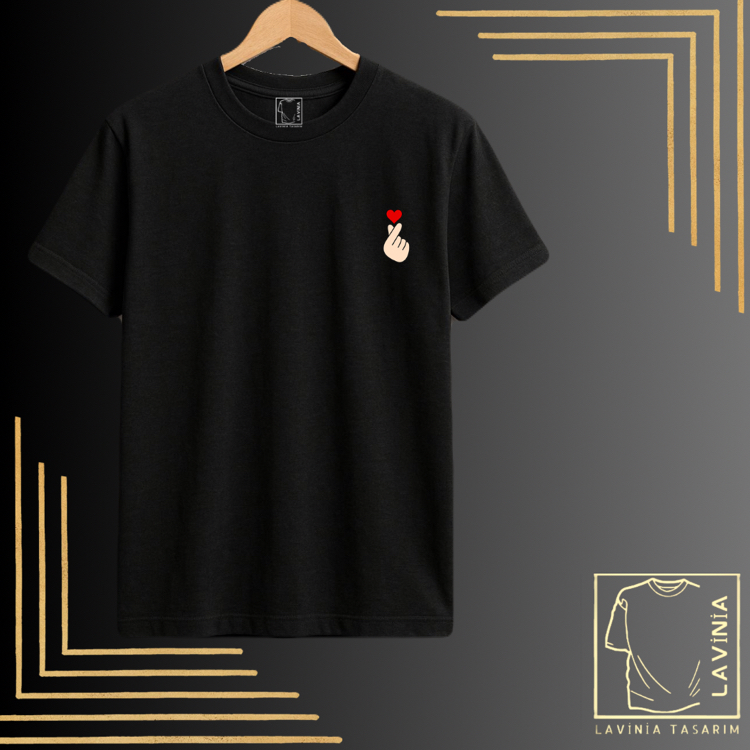 KOREAN FİNGER HEART TASARIMLI TSHİRT
