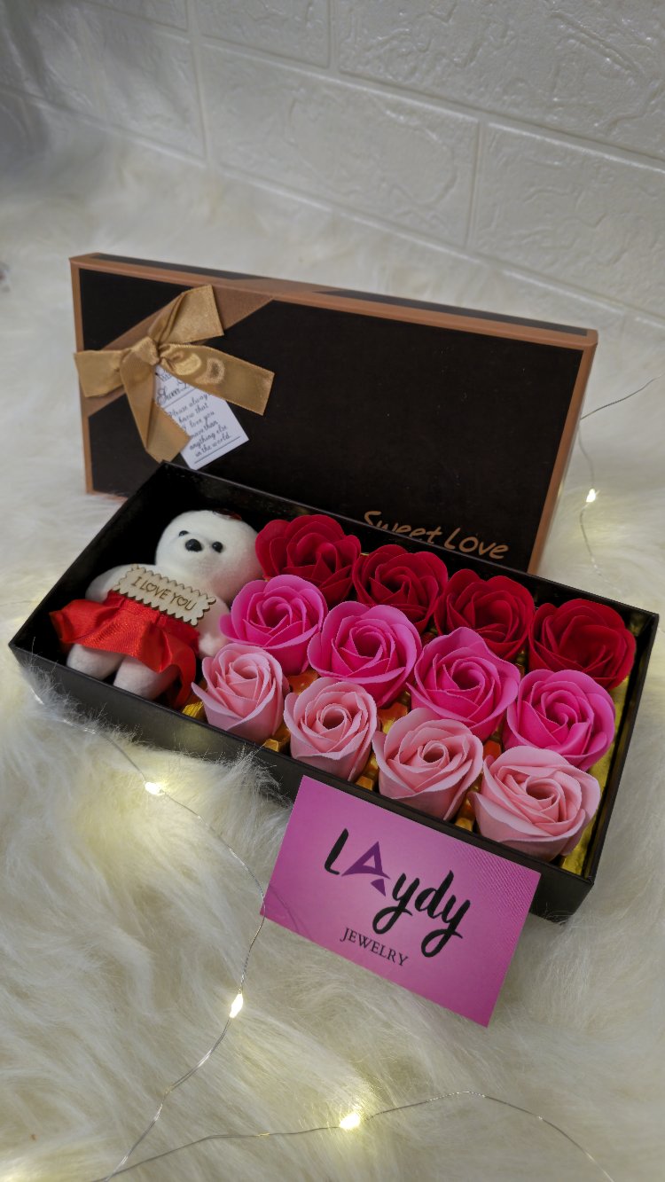 Lüks Kutulu Ayıcıklı & Güllü Tasarım Hediyelik 
