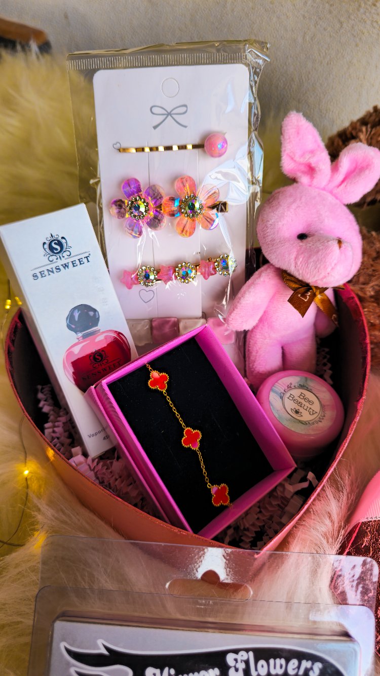 Premium Romantik Hediye Seti – Peluş Ayıcık & Kalpli Özel Tasarım Sevgiliye Hediye Kutusu