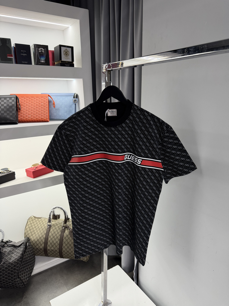 Guess T-shirt