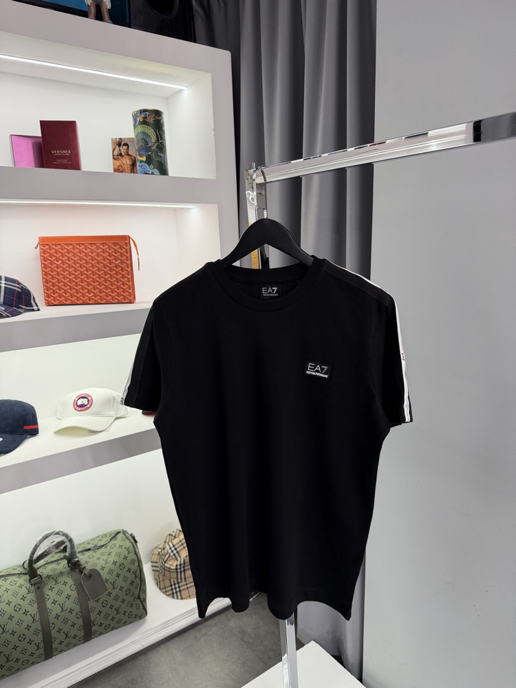EA7 T-shirt