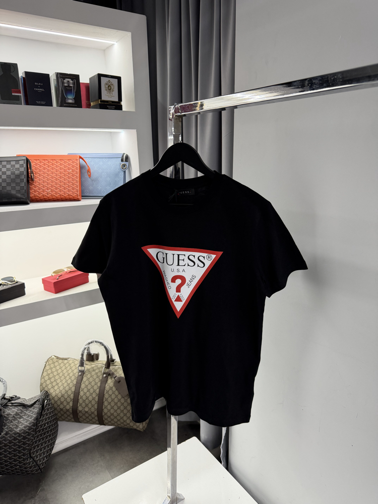 Guess T-shirt