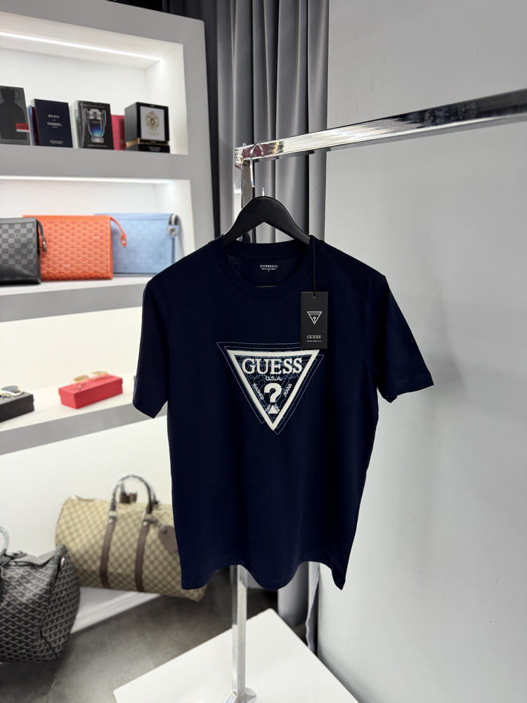 Guess T-shirt