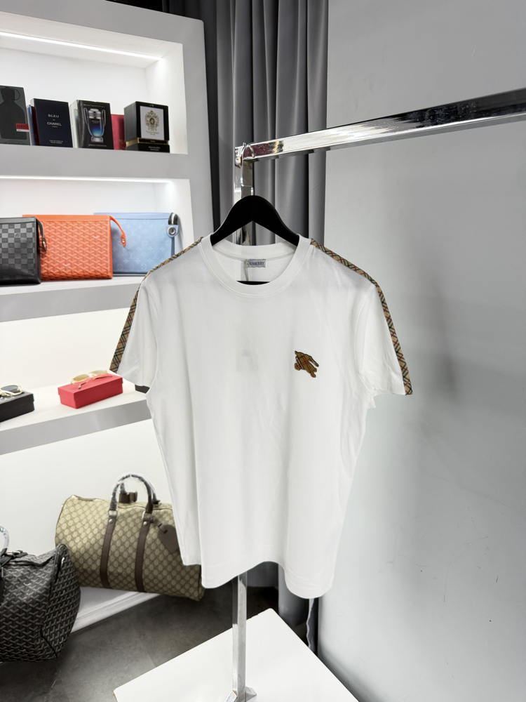Burberry T-shirt