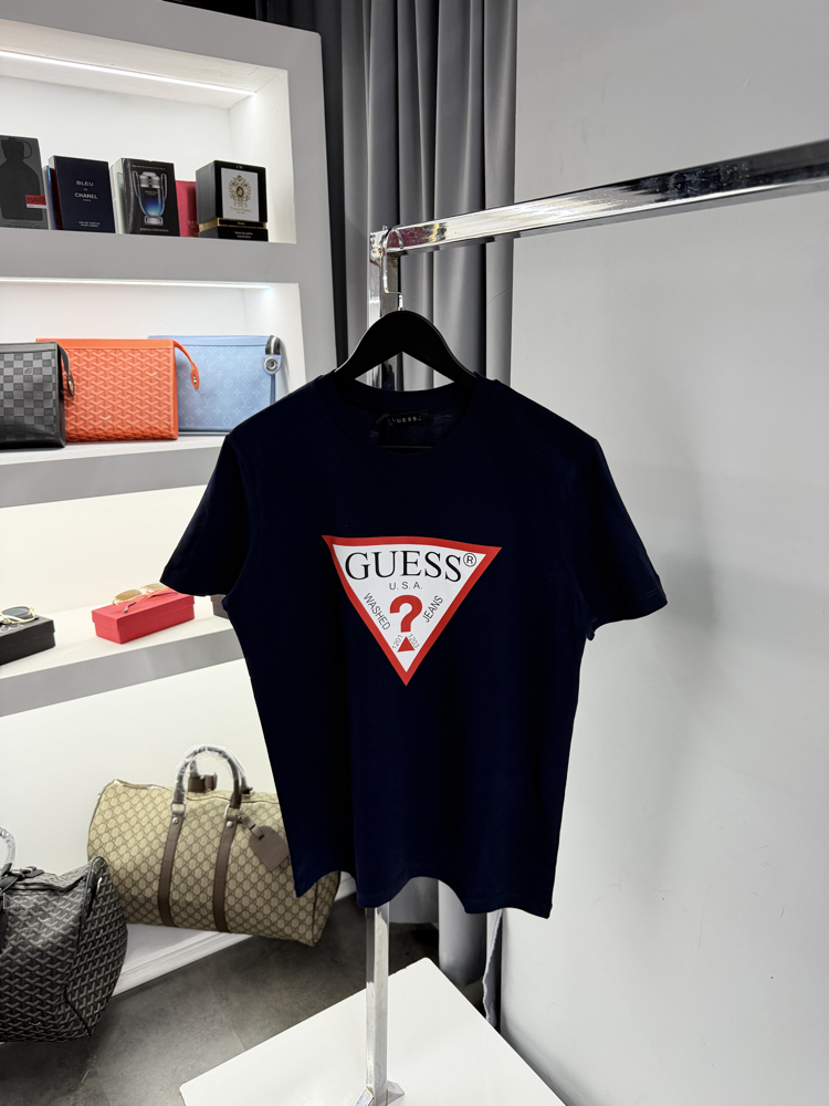 Guess T-shirt