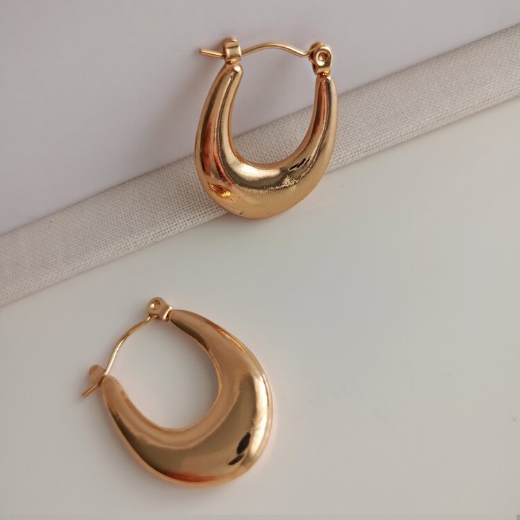 Lente Aksesuar Gold Renk Çelik Bold Damla Küpe - Suya Dayanıklı Modern Tasarım