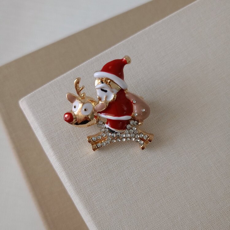 Lente Aksesuar Kristal Taşlı Geyikli Noel Baba Broş- Reng Geyikli Noel Baba YAka İğnesi