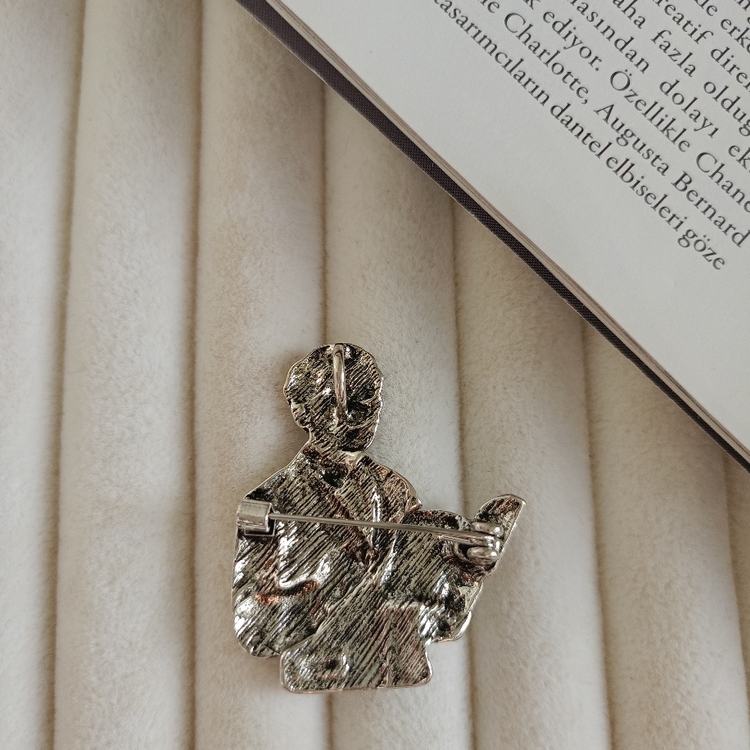 Lente Aksesuar Silver Renk Öğretmen Broş-Kitap ve Kalemli Öğretmen Yaka İğnesi