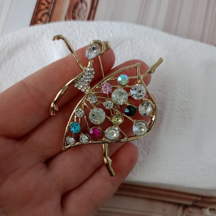 Zirkon Taşlı Dans Eden Balerin Broş