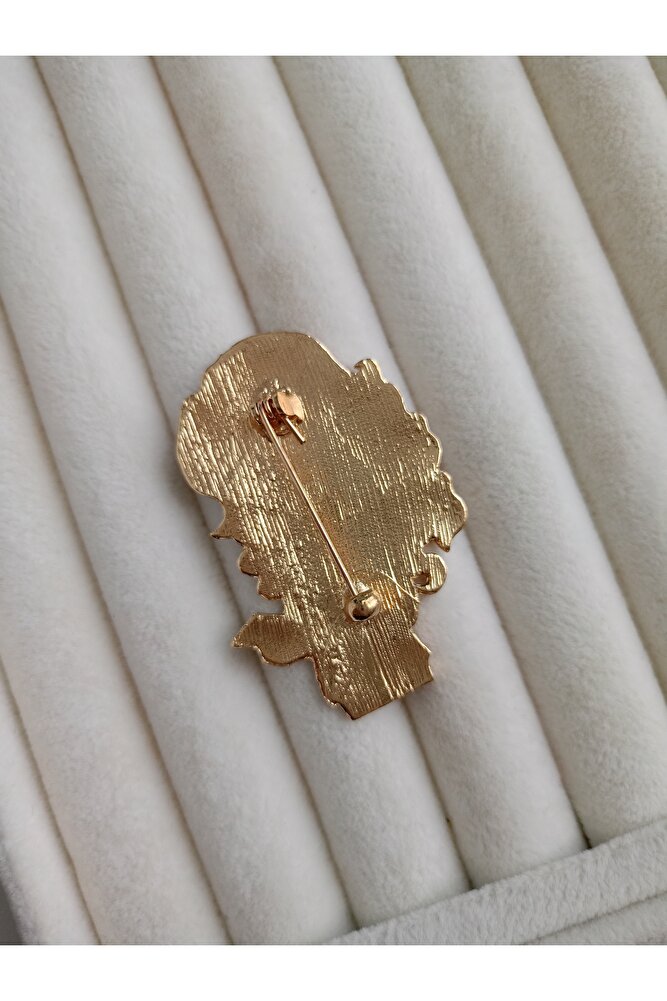 Lente Aksesuar Gold Detaylı Beyaz Gömlekli Öğretmen Broş
