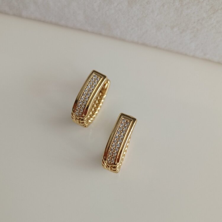 Lente Aksesuar Xuping Gold Dikdörtgen Burgu Detaylı Zirkon Taşlı Küpe