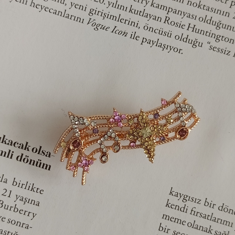 Lente Aksesuar Nota Broş-Parlak Kristal Taşlı Nota Çizgisi Yaka İğnesi