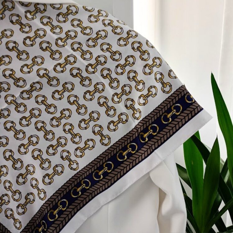 Lente Aksesuar Kadın Premium Desenli Boyun Çanta Ve Saç Fuları 70x70 cm