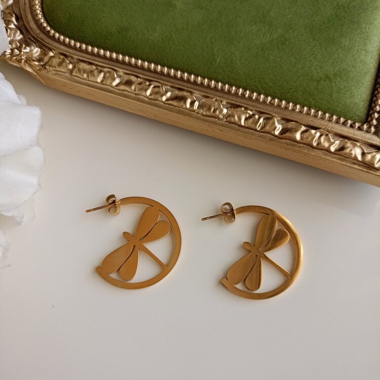 Lente Aksesuar Kararmaz Çelik Yusufçuk Detaylı Minimalist Yarım Halka Küpe