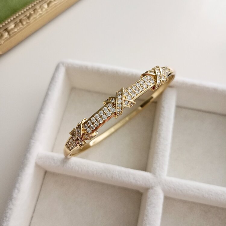 Lente Aksesuar Xuping Lüks Seri Zirkon Taşlı X Model Gold Kelepçe