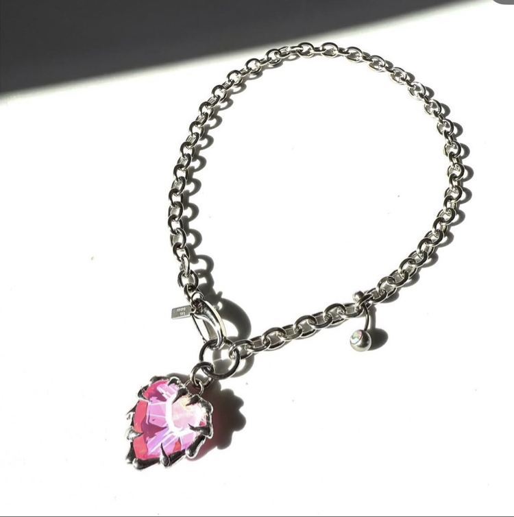 “Love Trap” pink kolye