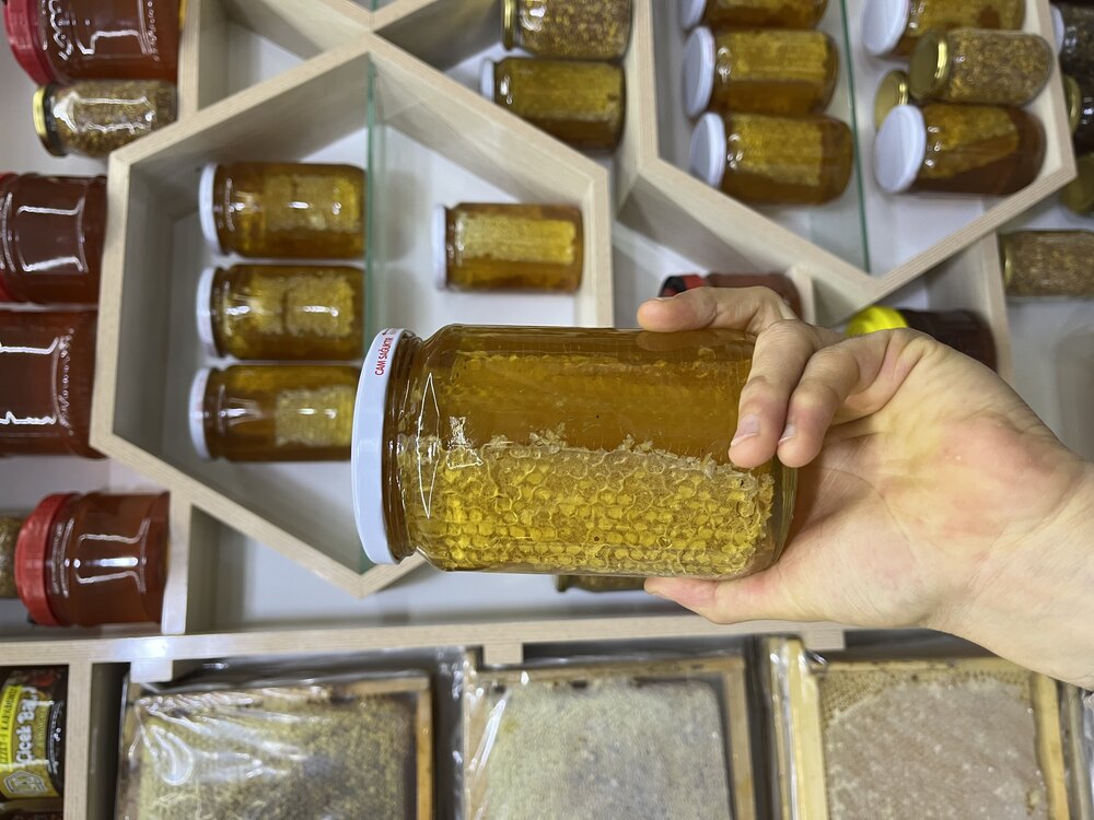 Petek süzme karışık balımız net 1 KG
