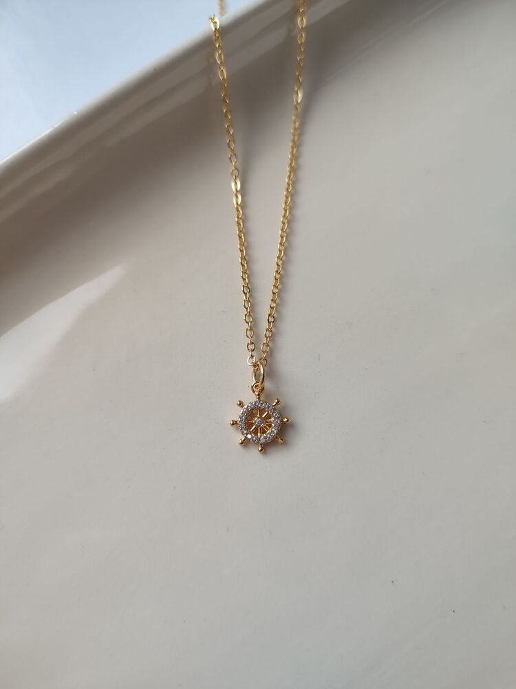 Dümen Uçlu Zirkon Taşlı Kolye