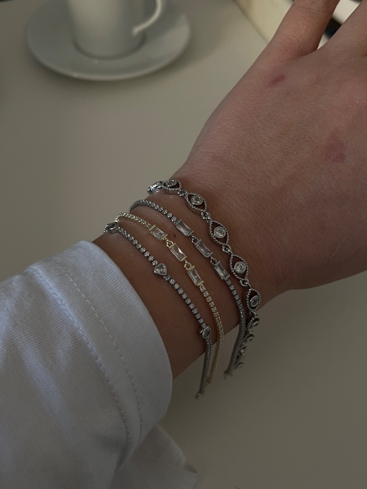 Kalpli Zirkon Taşlı Silver Bileklik