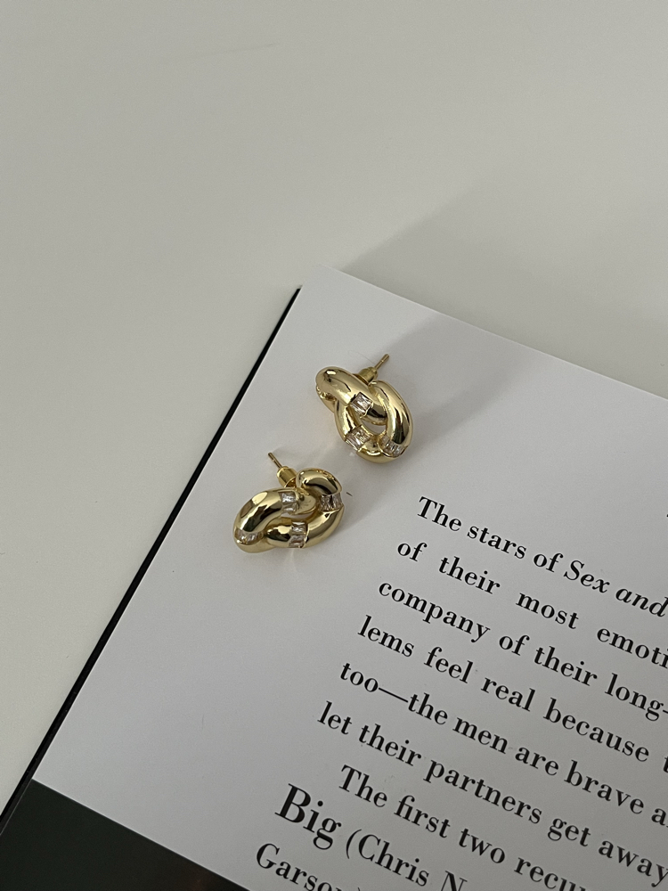 Taş Detaylı Gold Burgu Küpe