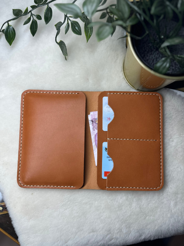 Plethora Pasaport Wallet / Taba Vegetal Leather