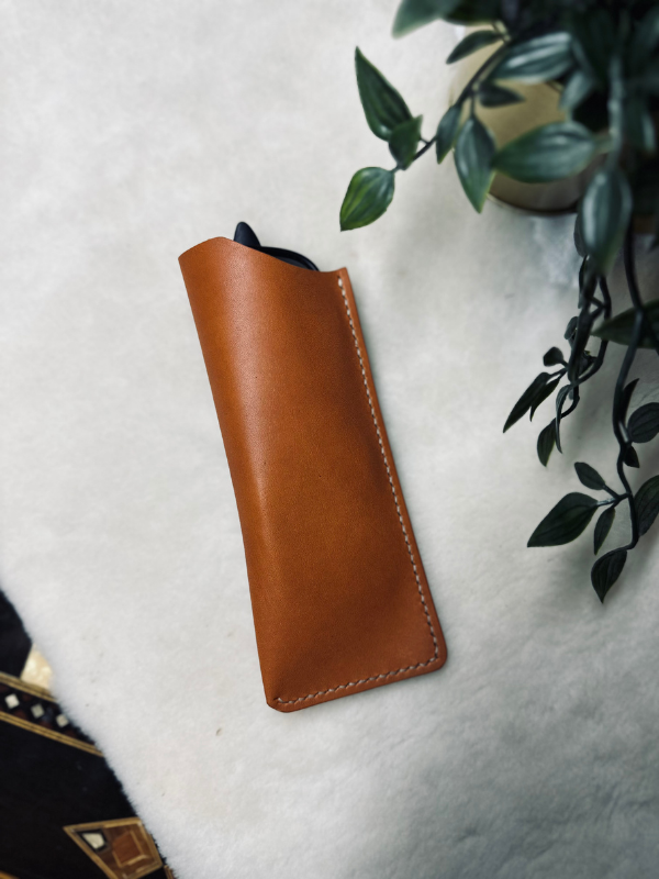 Cushy Sunglesses Case / Taba Vegetal Leather
