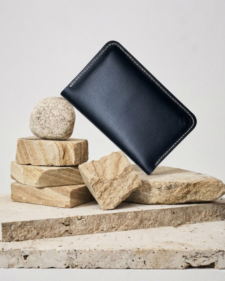 Plethora Pasaport Wallet / Siyah Vegetal Leather
