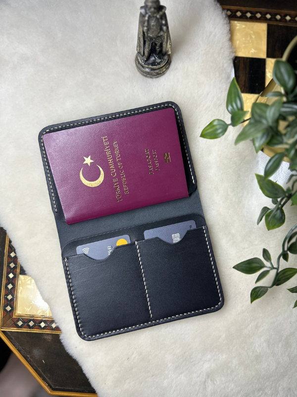 Plethora Pasaport Wallet / Siyah Vegetal Leather