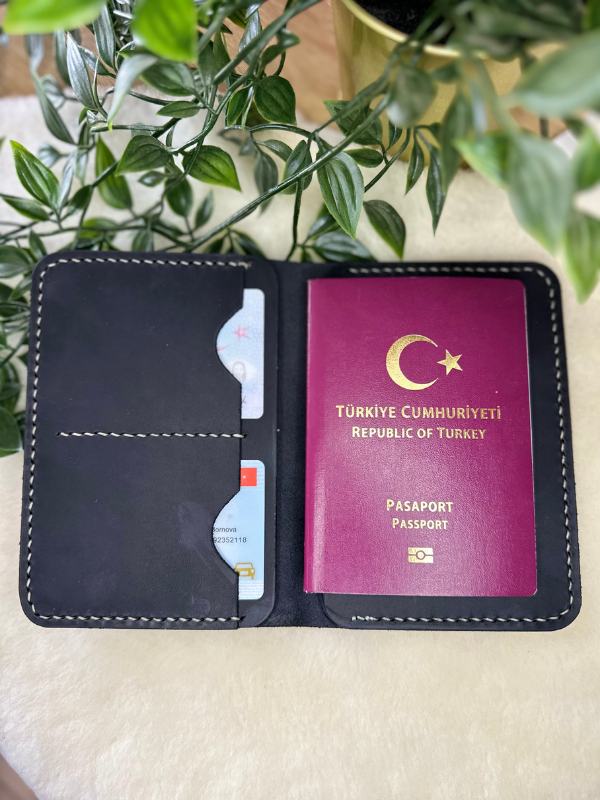 Plethora Pasaport Wallet / Siyah Crazy Leather