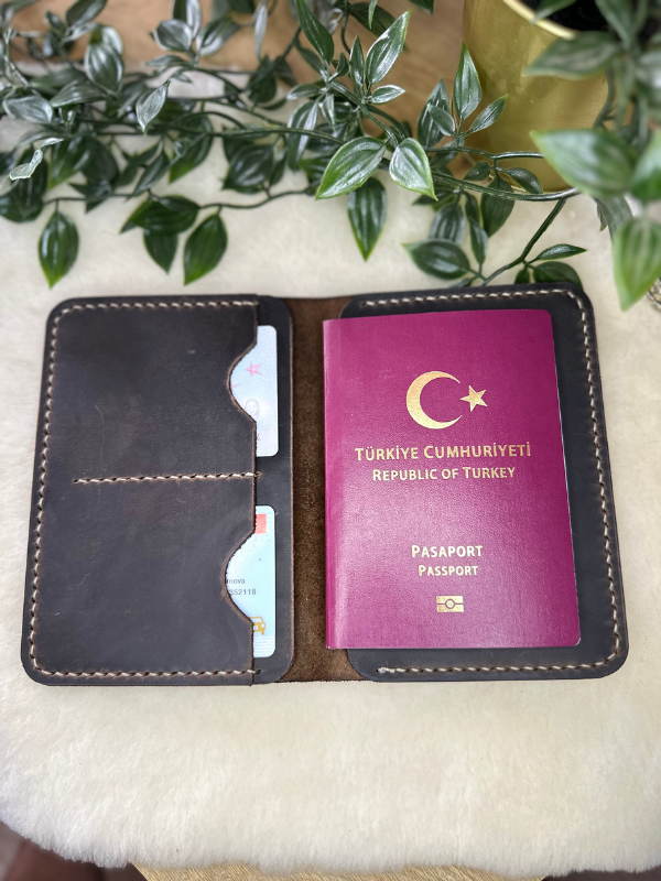 Plethora Pasaport Wallet / Kestane Crazy Leather
