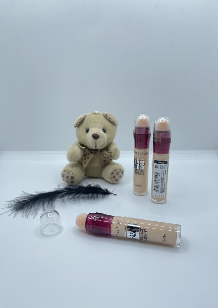 MAYBELLINE 02 NUDE SÜNGERLİ KAPATICI