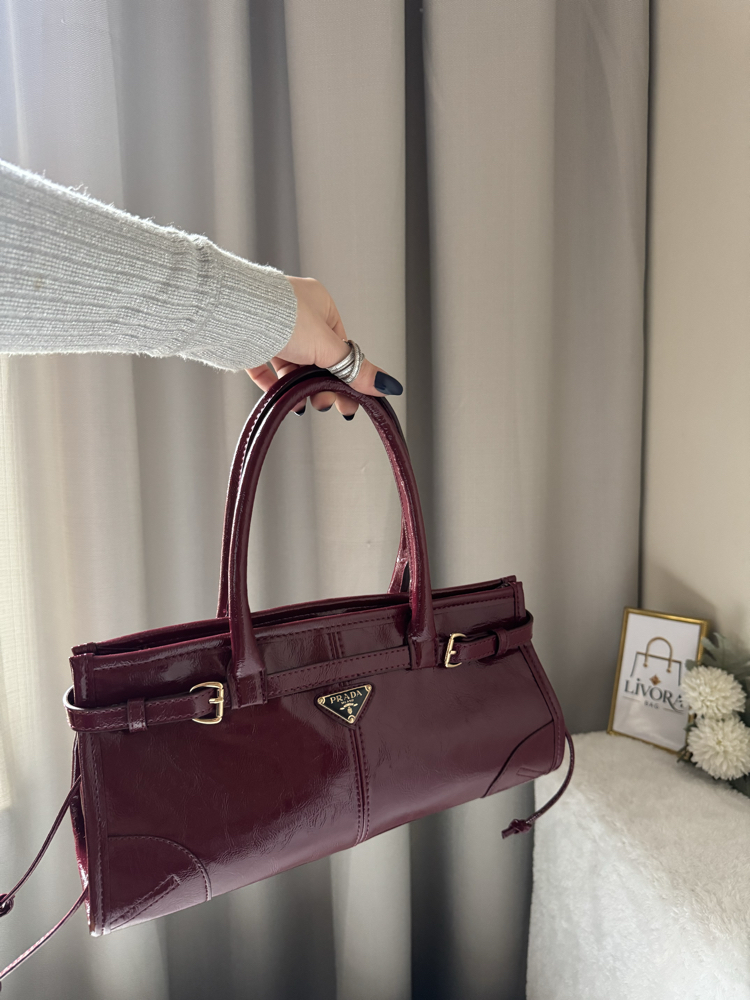  Prada Medium Handbag Deri