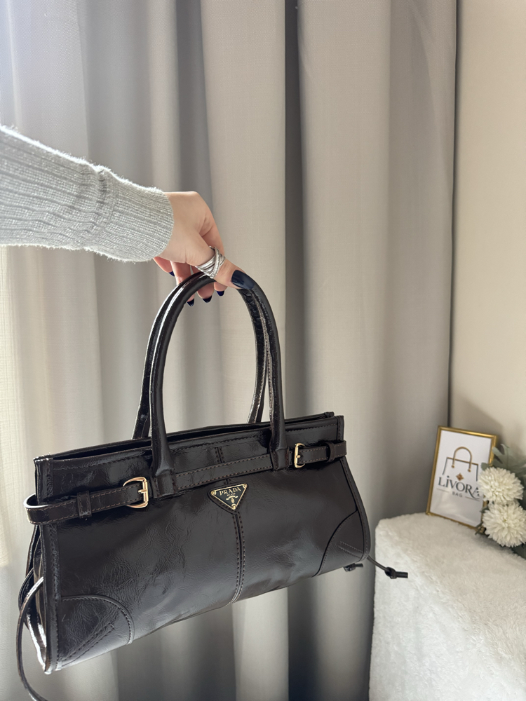  Prada Medium Handbag Deri
