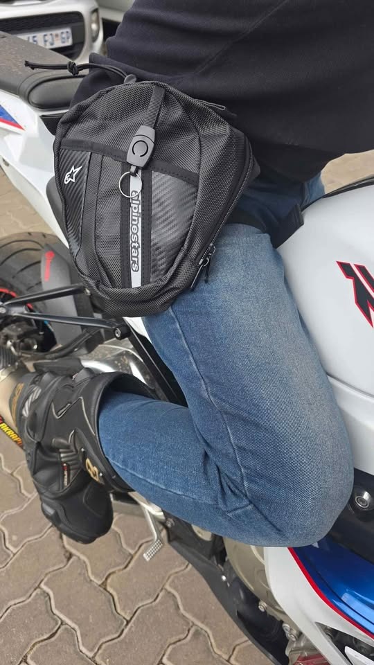 Alpinestars Karbon Detaylı Bacak Çantası