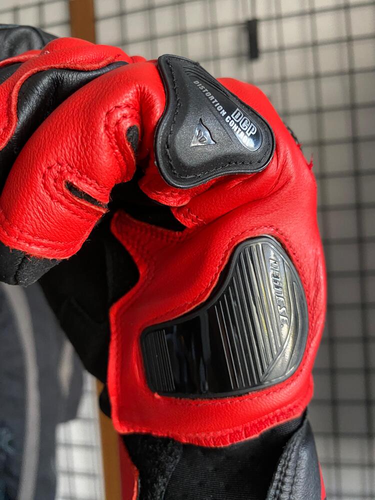 Dainese Carbon 3 Shorts Kırmızı Deri Eldiven 